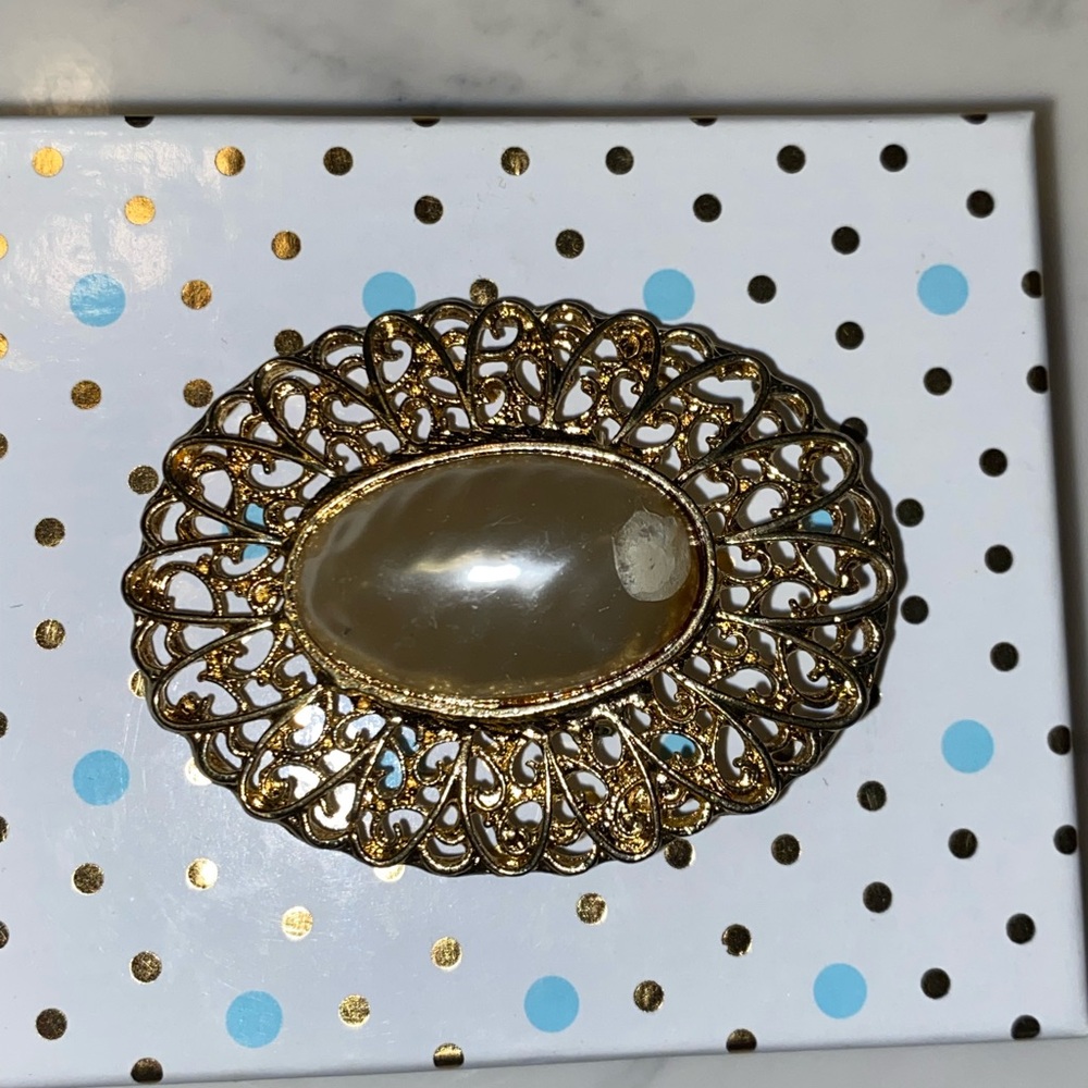 Vintage Gold Filigree Brooch